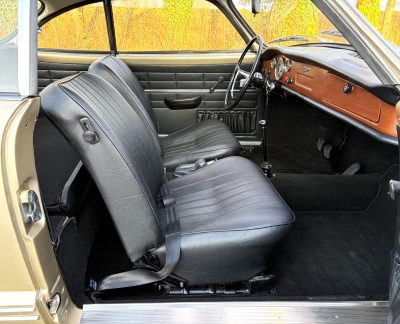 Top restored Karkmann Ghia. Rare and beautiful color.