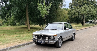 A stunning and very original BMW 2002 “Luxus” 22 years 1 owner.