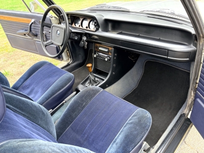 A stunning and very original BMW 2002 “Luxus” 22 years 1 owner.