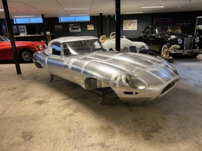Unique Jaguar E-type Lightweight Project