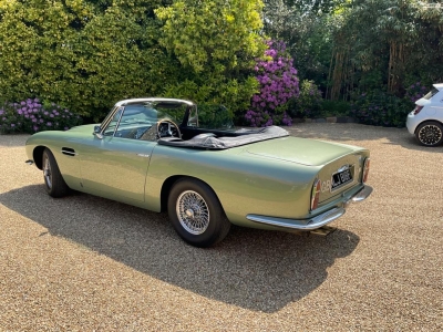Aston Martin DB6 Volante