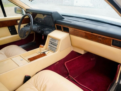 Aston Martin V8 Lagonda