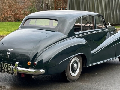 1954 Bentley R Type Automatic H.J.Mulliner 'Lightweight' Sports Saloon. B22WH