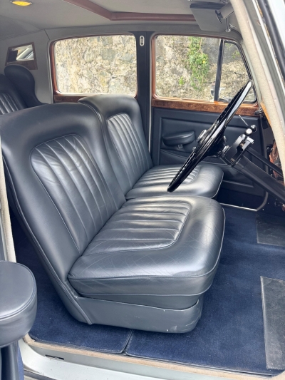 1954 Rolls-Royce Silver Dawn Automatic Saloon SPG11