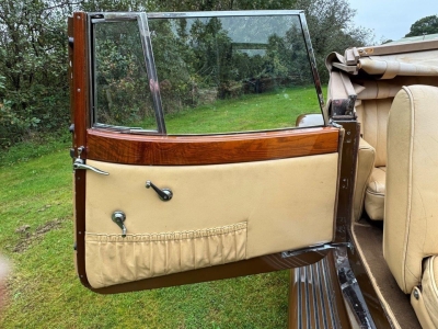 1933 Bentley 3.5 Litre Barker Sporting Drophead Coupe B17AE