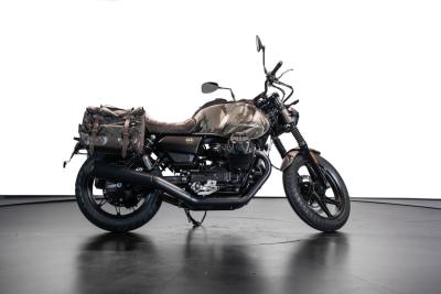 2022 Moto Guzzi V7 Stone Gucci Palace 04/50