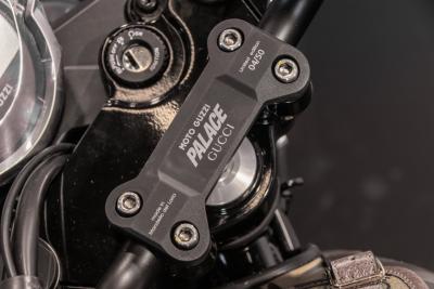 2022 Moto Guzzi V7 Stone Gucci Palace 04/50