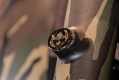 2022 Moto Guzzi V7 Stone Gucci Palace 04/50