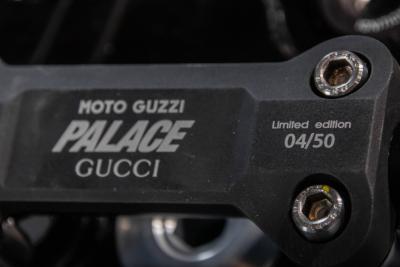 2022 Moto Guzzi V7 Stone Gucci Palace 04/50