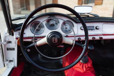 1960 Alfa Romeo Giulietta Spider Con Hardtop