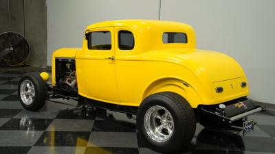 1932 Ford 5-Window Coupe
