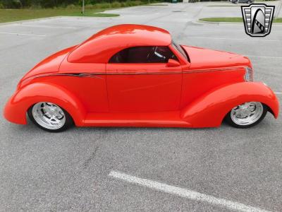 1939 Ford Custom