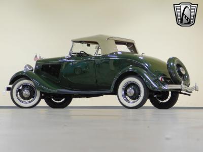 1934 Ford Custom Deluxe / Deluxe