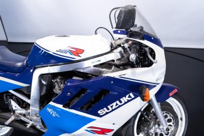 1988 Suzuki GSXR 750&nbsp;&nbsp;&nbsp;&nbsp;&nbsp;&nbsp;&nbsp;&nbsp;&nbsp;&nbsp;&nbsp;&nbsp;&nbsp;&nbsp;&nbsp;