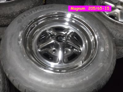 1900 Wheels Several classic car wheels