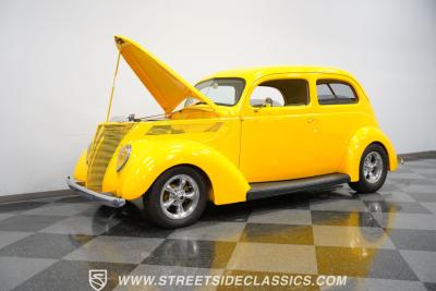 1937 Ford Tudor Slantback Streetrod
