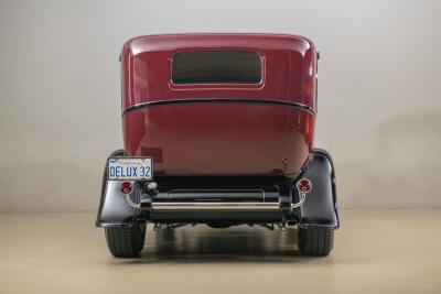 1932 Ford 2-Door Sedan