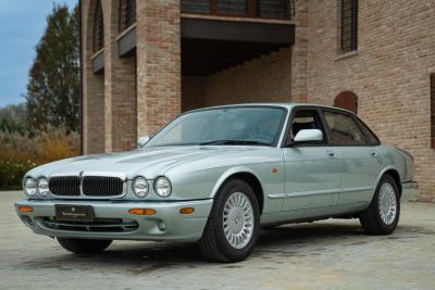 1997 Jaguar XJ8 3.2