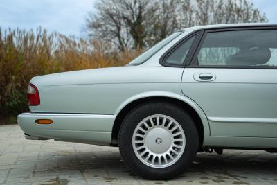 1997 Jaguar XJ8 3.2