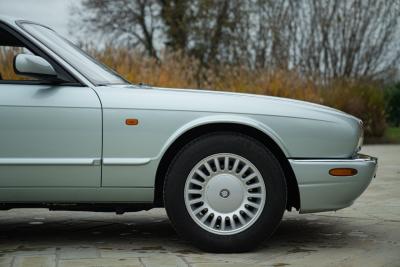 1997 Jaguar XJ8 3.2