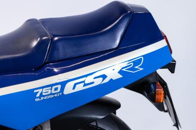 1988 Suzuki GSXR 750&nbsp;&nbsp;&nbsp;&nbsp;&nbsp;&nbsp;&nbsp;&nbsp;&nbsp;&nbsp;&nbsp;&nbsp;&nbsp;&nbsp;&nbsp;
