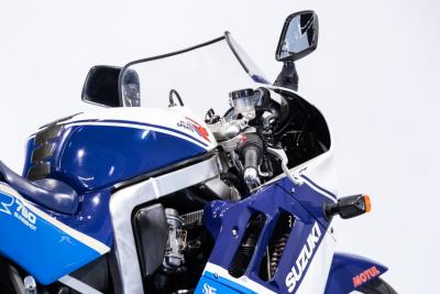 1988 Suzuki GSXR 750&nbsp;&nbsp;&nbsp;&nbsp;&nbsp;&nbsp;&nbsp;&nbsp;&nbsp;&nbsp;&nbsp;&nbsp;&nbsp;&nbsp;&nbsp;