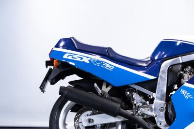 1988 Suzuki GSXR 750&nbsp;&nbsp;&nbsp;&nbsp;&nbsp;&nbsp;&nbsp;&nbsp;&nbsp;&nbsp;&nbsp;&nbsp;&nbsp;&nbsp;&nbsp;