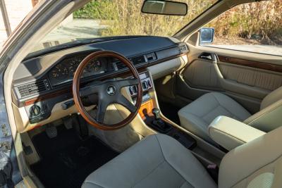 1992 Mercedes - Benz CE 200