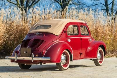 1957 Renault 4 CV D&eacute;capotable