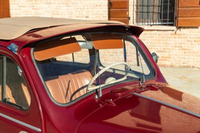 1957 Renault 4 CV D&eacute;capotable