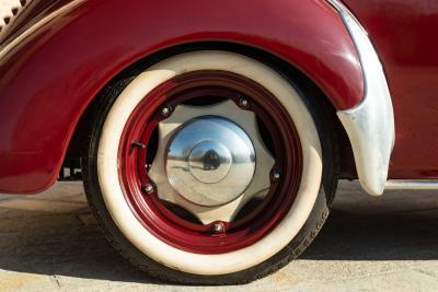 1957 Renault 4 CV D&eacute;capotable