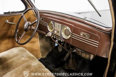 1938 Plymouth Deluxe 4 Door Sedan