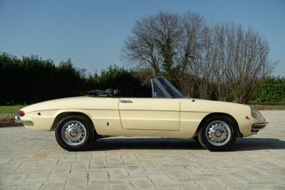 1969 Alfa Romeo SPIDER 1750 VELOCE &quot;OSSO DI SEPPIA&quot;