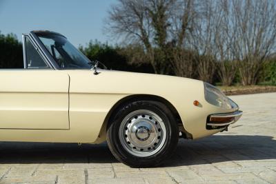 1969 Alfa Romeo SPIDER 1750 VELOCE &quot;OSSO DI SEPPIA&quot;