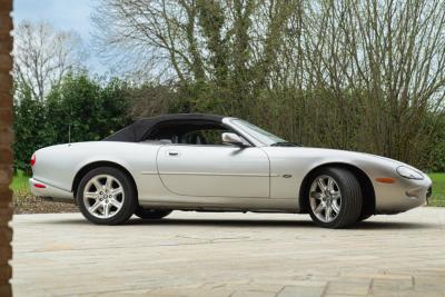 2000 Jaguar XK8 SPIDER