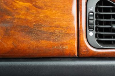 2000 Jaguar XK8 SPIDER