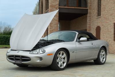 2000 Jaguar XK8 SPIDER
