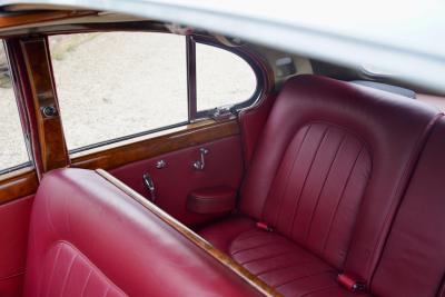 1959 Jaguar MK IX Saloon