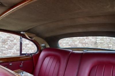 1959 Jaguar MK IX Saloon