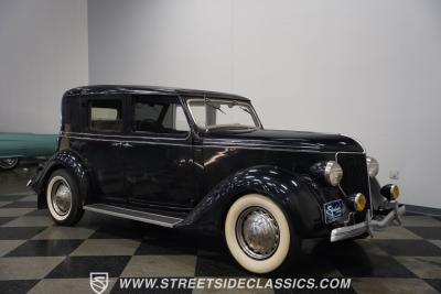 1936 Cunningham Town Car