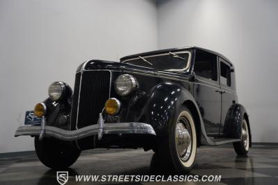 1936 Cunningham Town Car