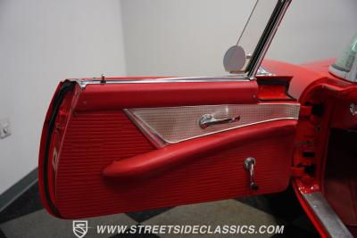 1957 Ford Thunderbird