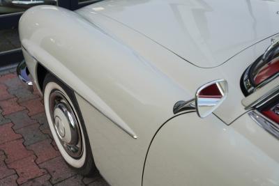 1962 Mercedes - Benz Mercedes Benz 190 SL &ldquo;Wei&szlig;&shy;grau &uuml;ber Rot&rdquo;