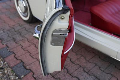 1962 Mercedes - Benz Mercedes Benz 190 SL &ldquo;Wei&szlig;&shy;grau &uuml;ber Rot&rdquo;