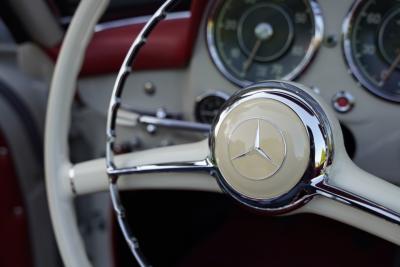 1962 Mercedes - Benz Mercedes Benz 190 SL &ldquo;Wei&szlig;&shy;grau &uuml;ber Rot&rdquo;