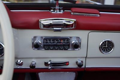 1962 Mercedes - Benz Mercedes Benz 190 SL &ldquo;Wei&szlig;&shy;grau &uuml;ber Rot&rdquo;