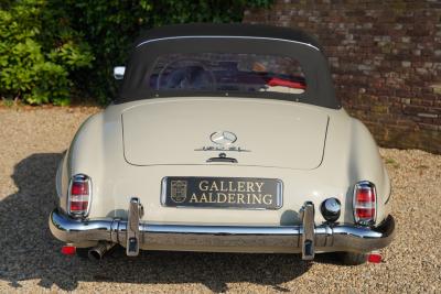 1962 Mercedes - Benz Mercedes Benz 190 SL &ldquo;Wei&szlig;&shy;grau &uuml;ber Rot&rdquo;