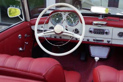 1962 Mercedes - Benz Mercedes Benz 190 SL &ldquo;Wei&szlig;&shy;grau &uuml;ber Rot&rdquo;