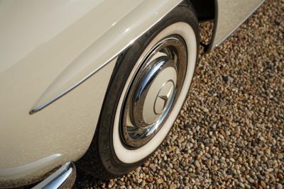 1962 Mercedes - Benz Mercedes Benz 190 SL &ldquo;Wei&szlig;&shy;grau &uuml;ber Rot&rdquo;