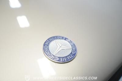 1990 Mercedes - Benz 560SEC